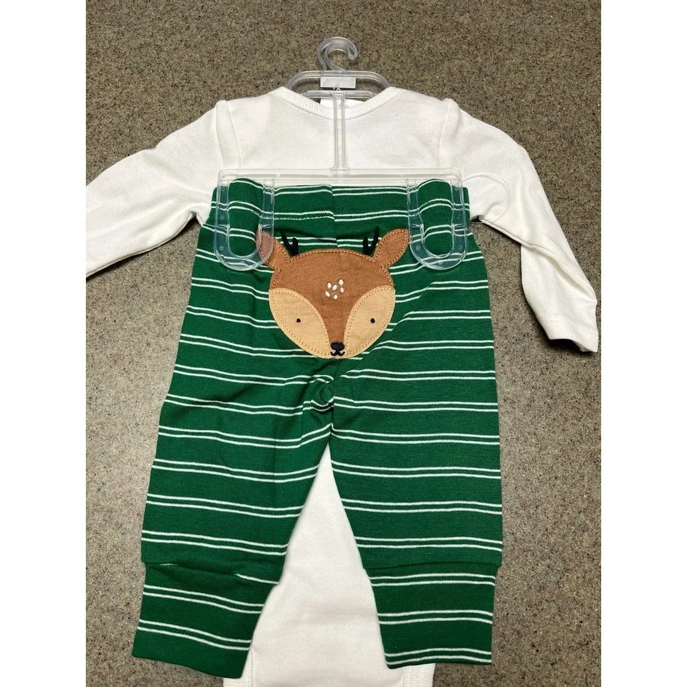 Carter's Christmas 3 mo NWT‎ 2 piece set reindeer shirt/stripe pants